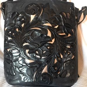 Patricia Nash navy bag. (Lavello Bucket)